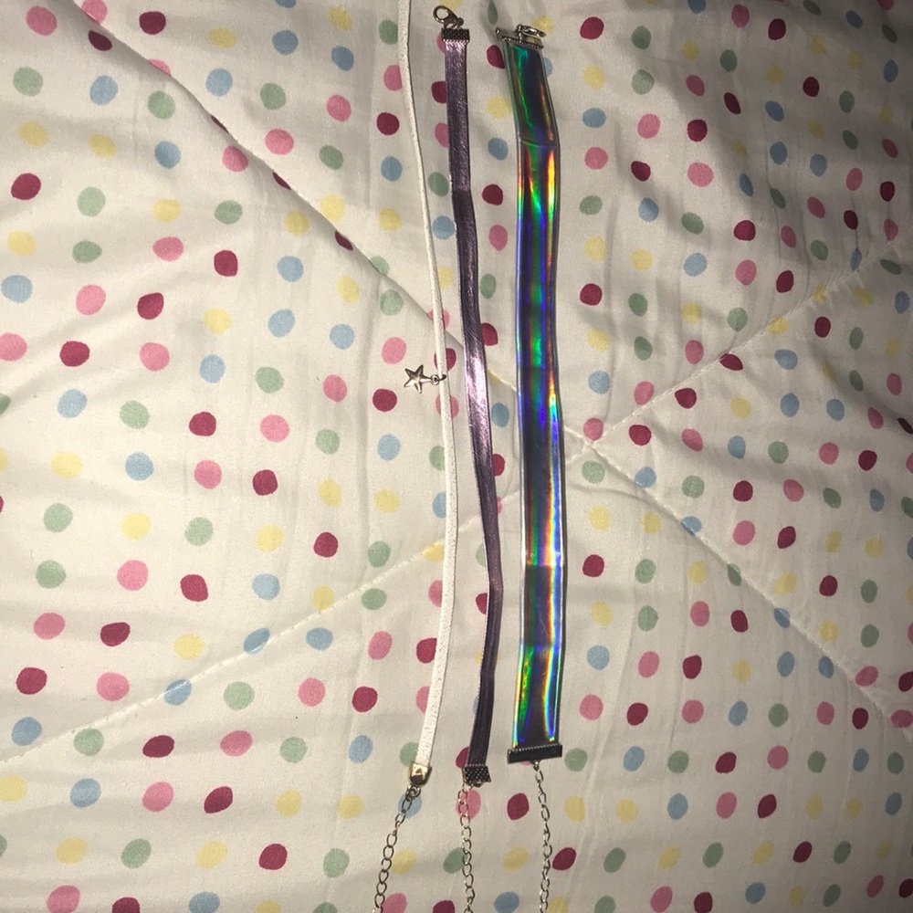 3 chokers
